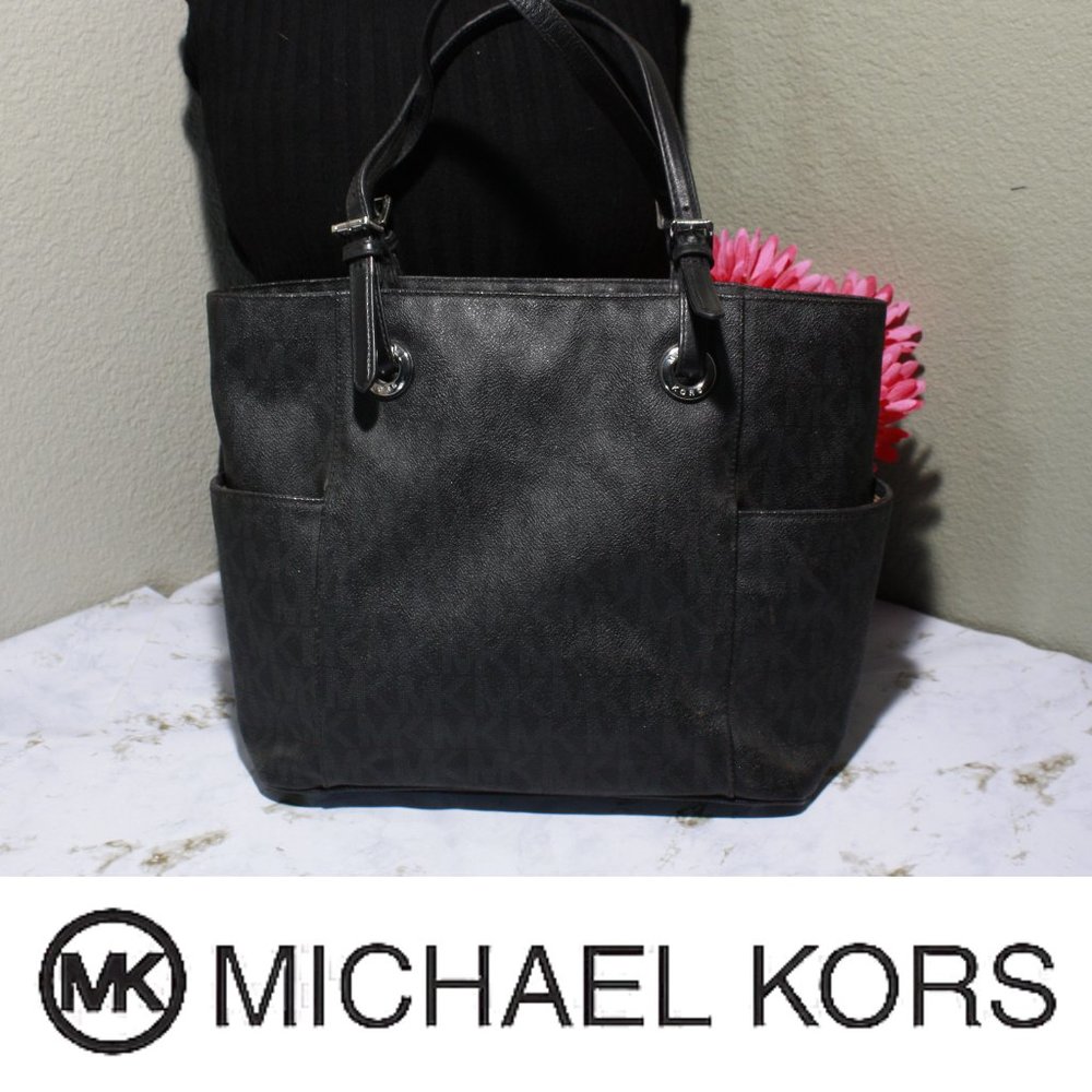 BEAUTIFUL BLACK MICHAEL KORS SIGNATURE CANVAS TOTE